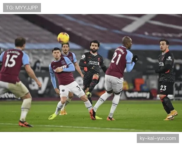 纽卡斯尔vs西汉姆联：圣马克西曼替补登场后迅速制造反击威胁